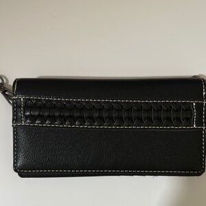 Elegant Black Wallet with Stitch Accents